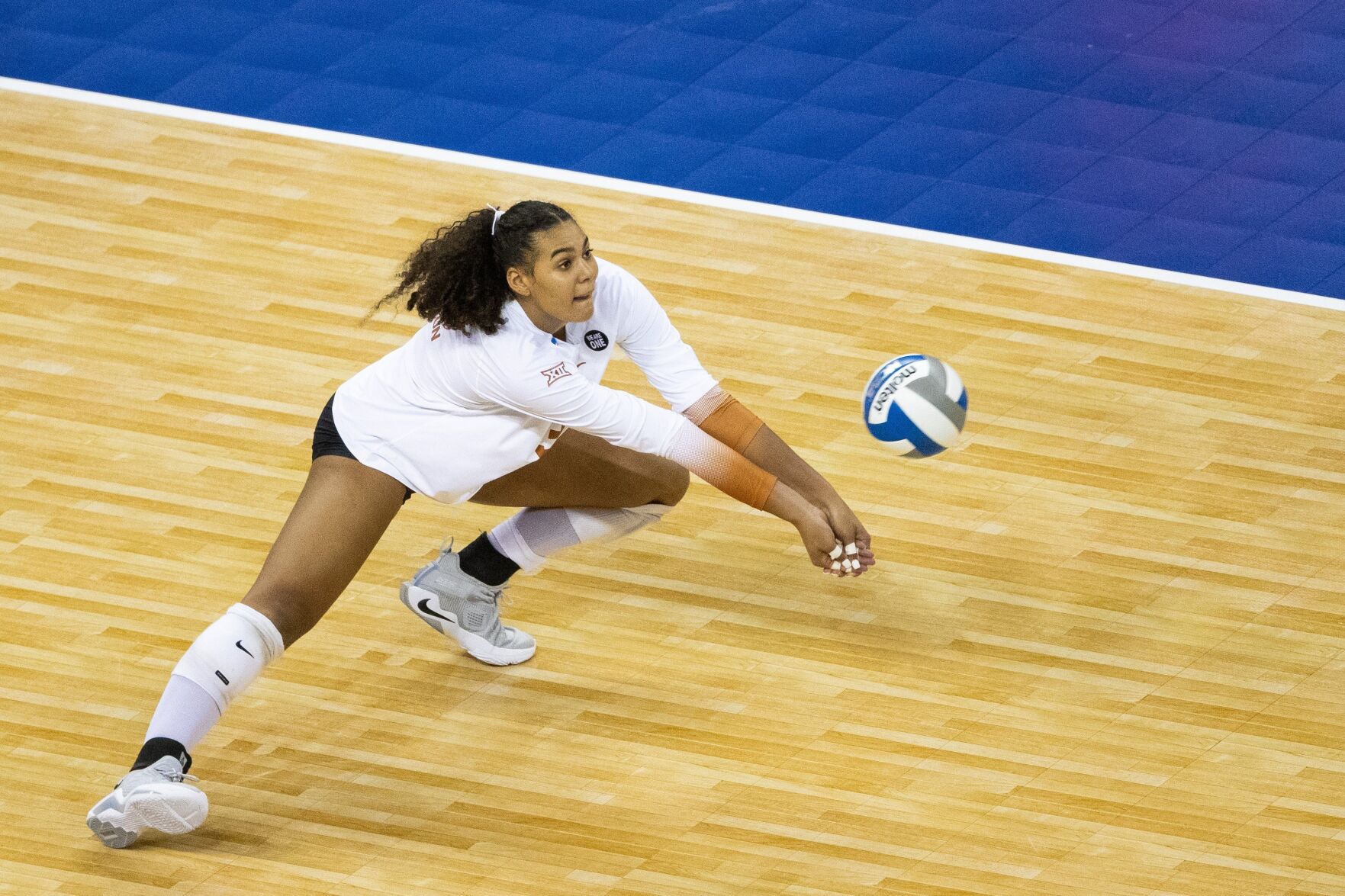 042021-owh-spo-nuvolley-ar40